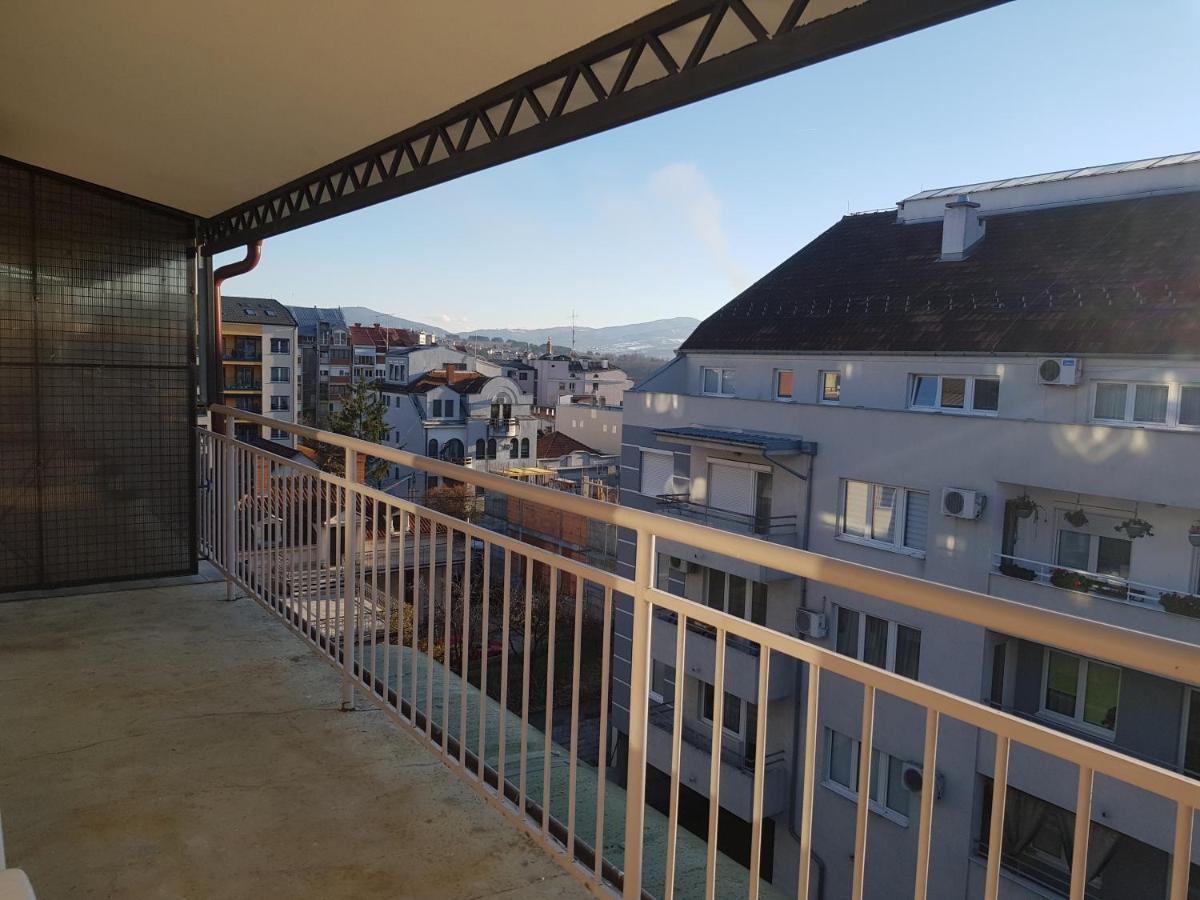 Rajiceva 5- Apartman Sa Prostranom Terasom I Garaznim Mestom Kragujevac Eksteriør bilde