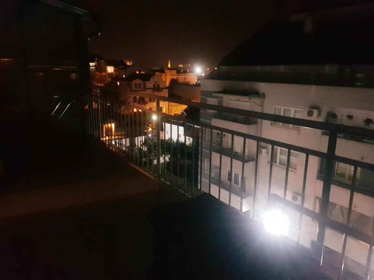 Rajiceva 5- Apartman Sa Prostranom Terasom I Garaznim Mestom Kragujevac Eksteriør bilde