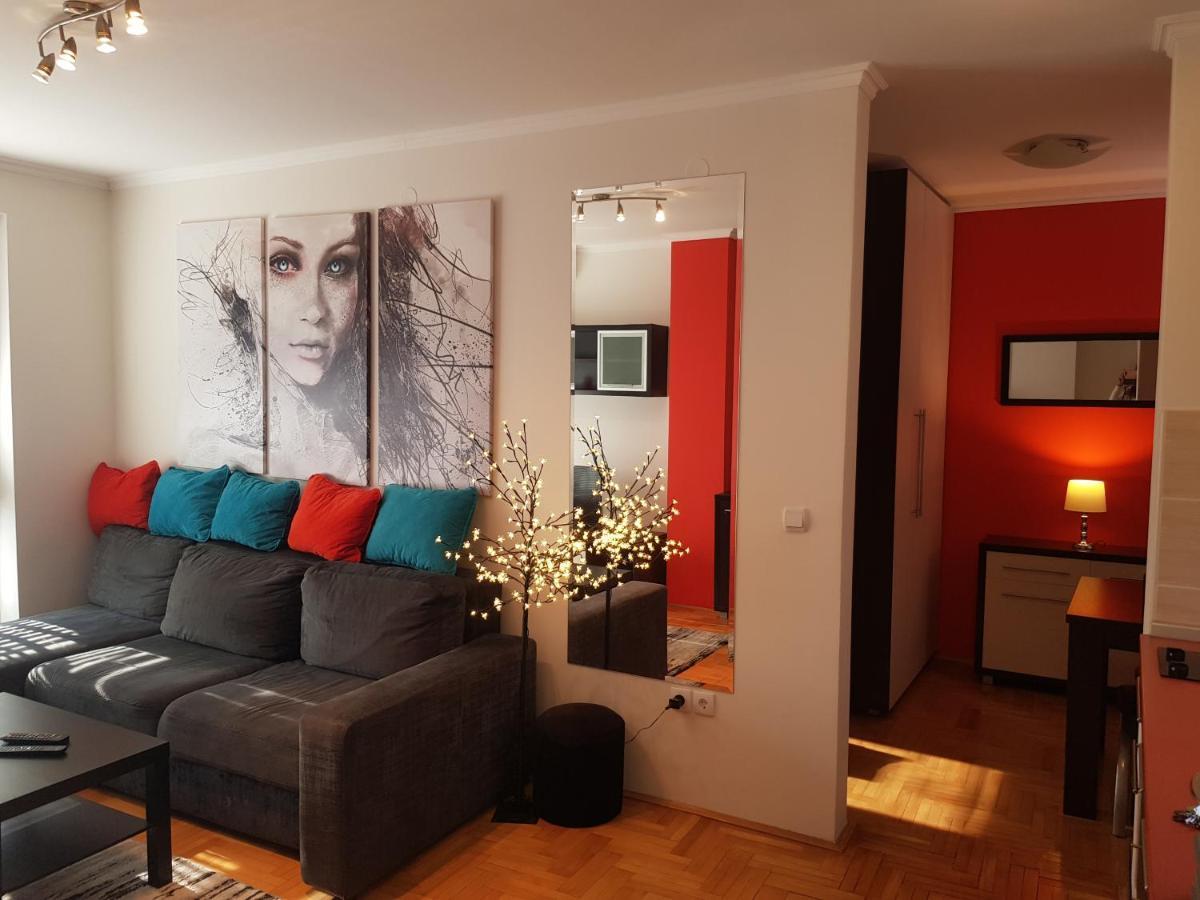 Rajiceva 5- Apartman Sa Prostranom Terasom I Garaznim Mestom Kragujevac Eksteriør bilde