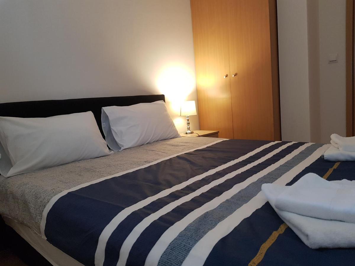 Rajiceva 5- Apartman Sa Prostranom Terasom I Garaznim Mestom Kragujevac Eksteriør bilde