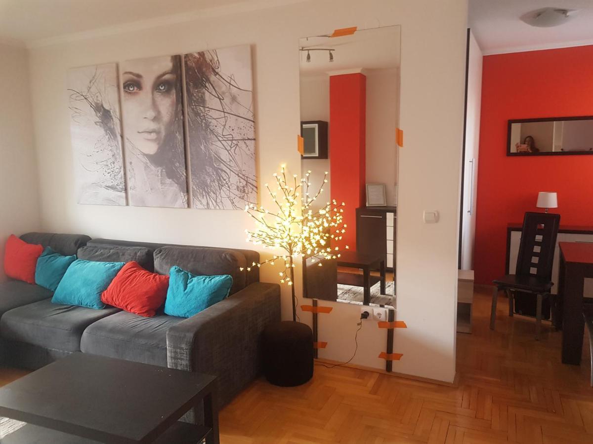 Rajiceva 5- Apartman Sa Prostranom Terasom I Garaznim Mestom Kragujevac Eksteriør bilde